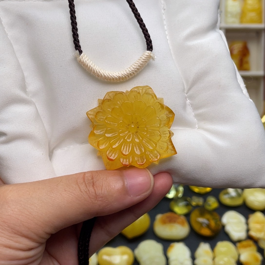 琥珀颈饰未镶嵌蜜蜡花花15克价炸