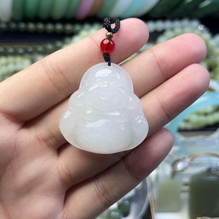 颈饰未镶嵌石英质玉