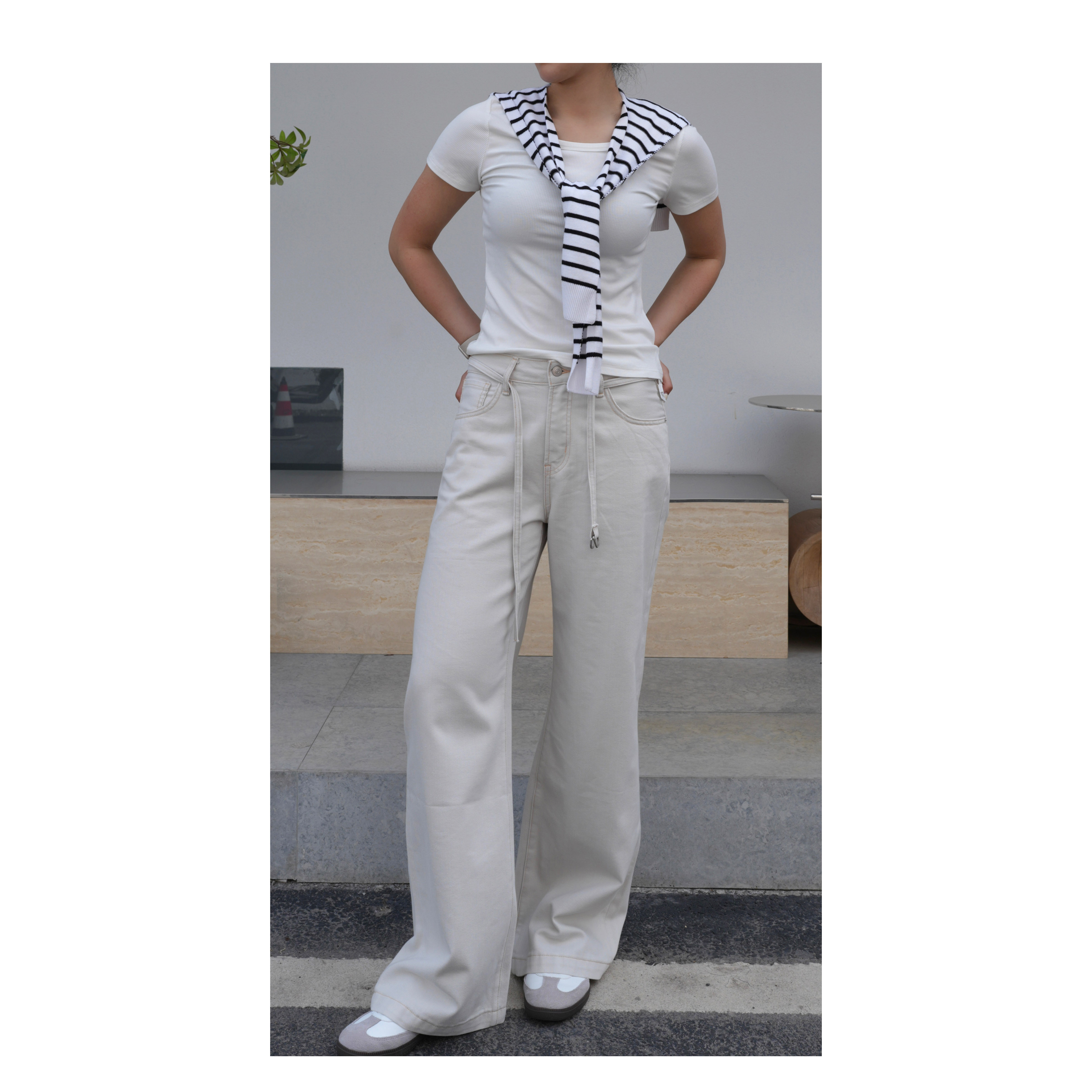 【木兰】轻柔纸感抽绳佰搭直筒牛仔裤Q29702