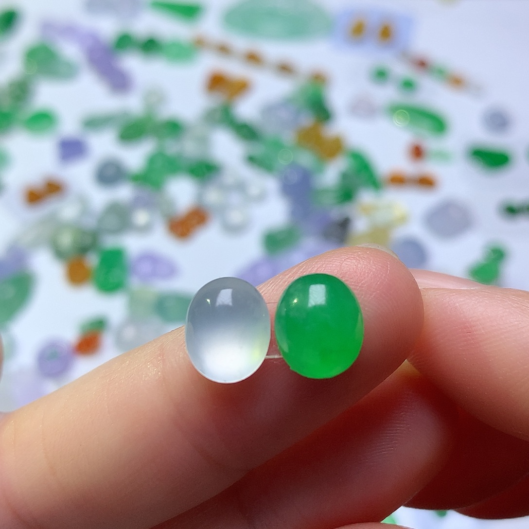 翡翠未镶嵌颈饰蛋