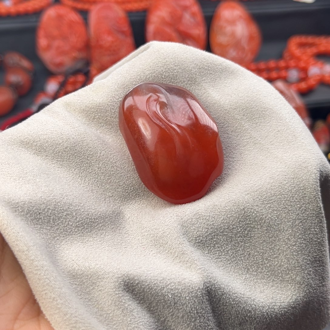 南红玛瑙未镶嵌手链