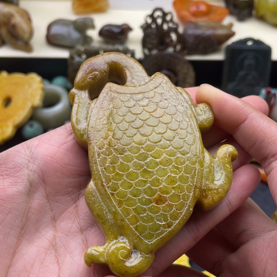 未镶嵌蛇纹石玉颈饰32
