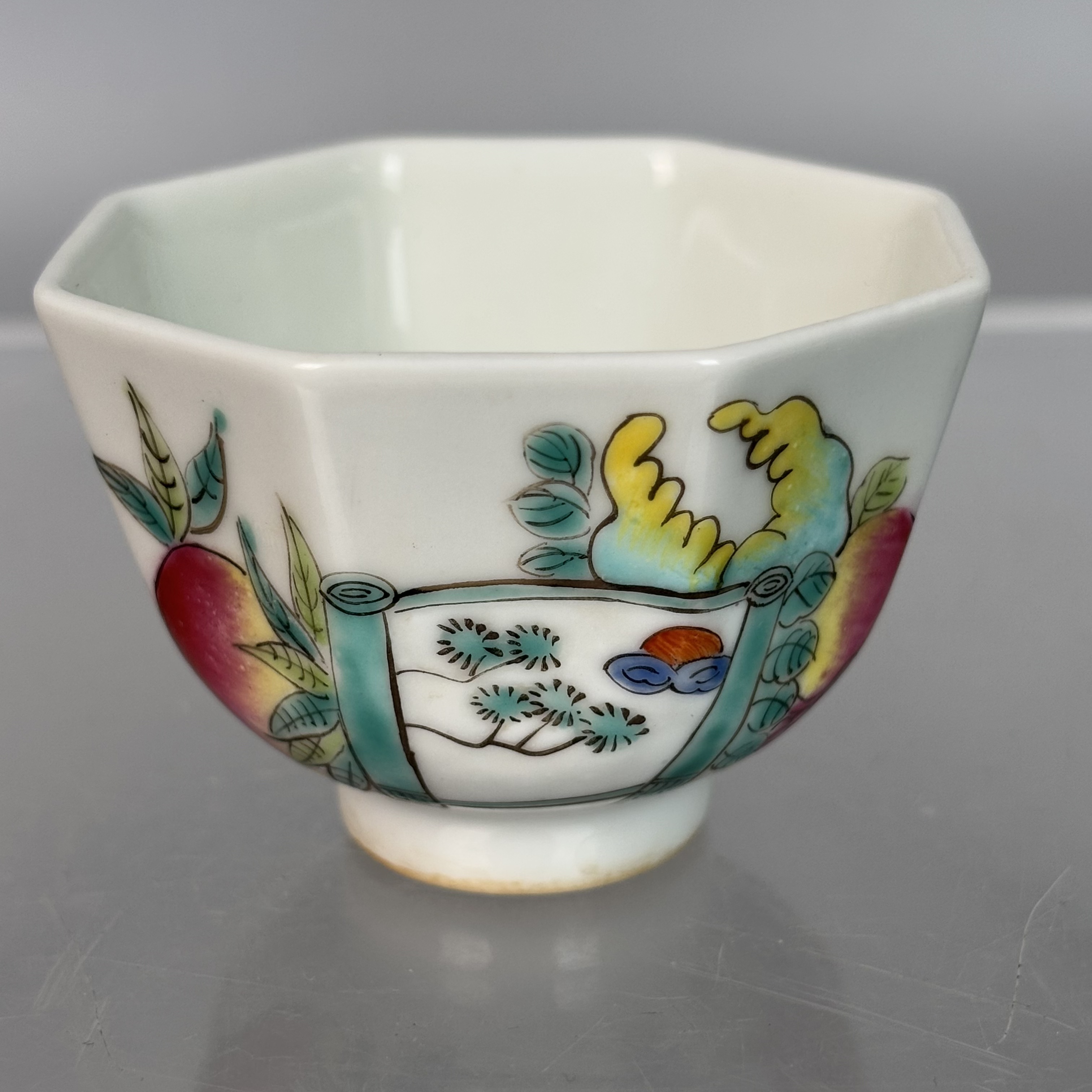 粉彩福寿图主人杯