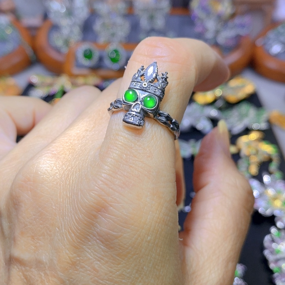 翡翠颈饰银S925镶嵌天然翡翠