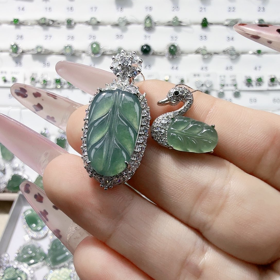 小***ㅤ翡翠未镶嵌颈饰翡翠