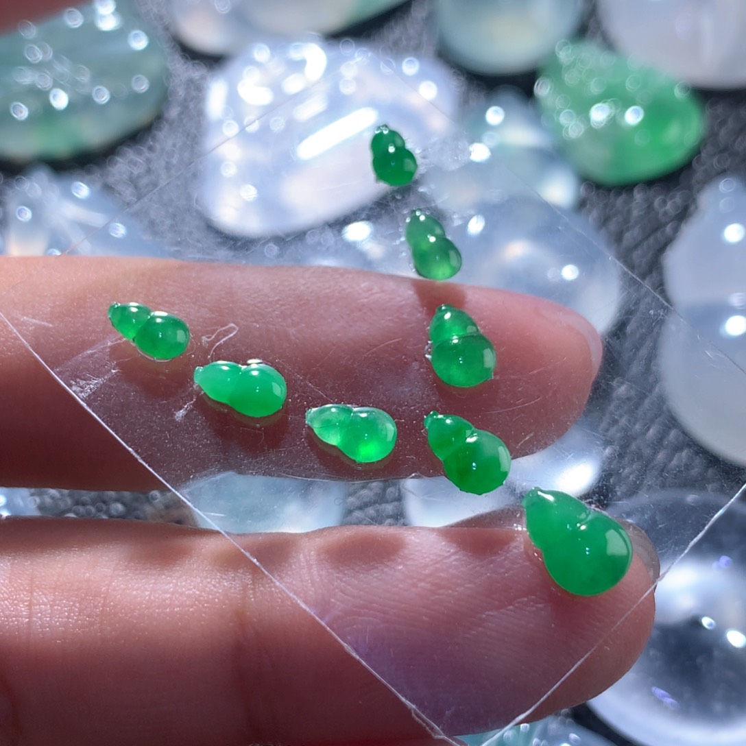 翡翠颈饰未镶嵌缅甸