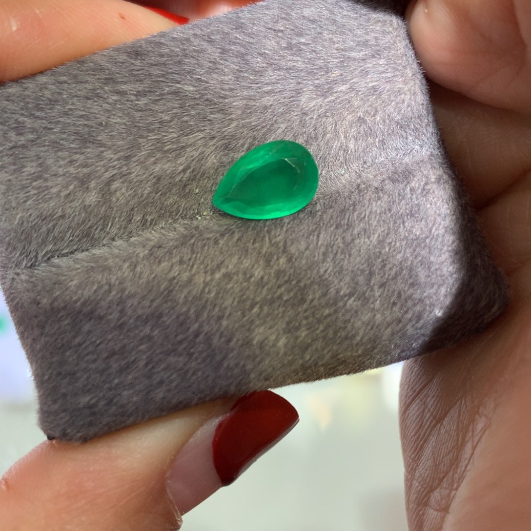 祖母绿裸石未镶嵌2.015ct祖母绿水滴