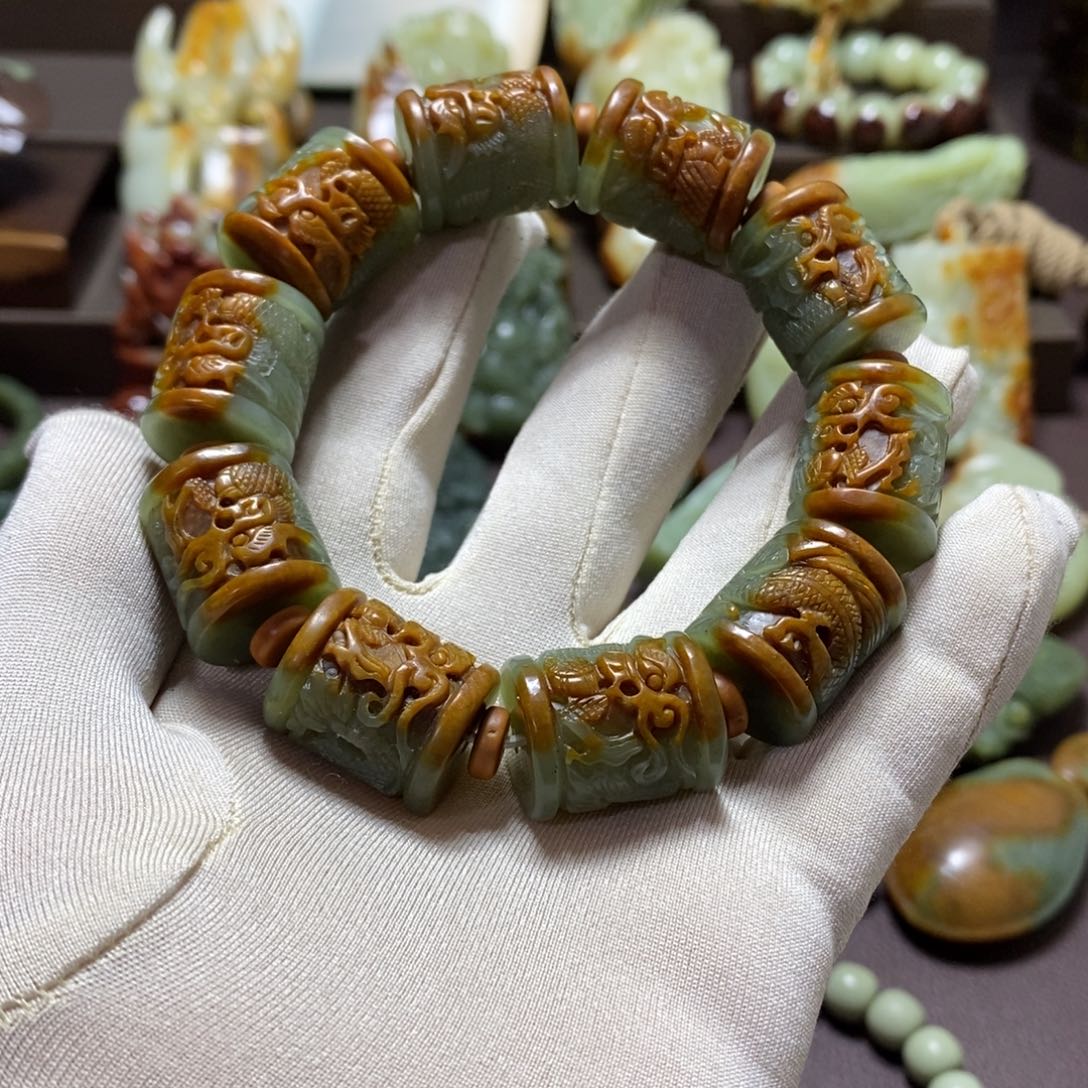 透闪石质玉未镶嵌手链龙柱