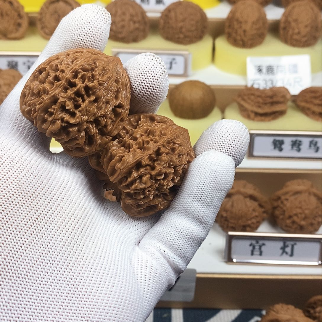 桃核把件颖*满天星
