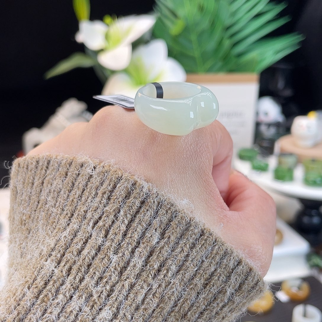 和田玉未镶嵌戒指E31白玉猫耳朵18.1