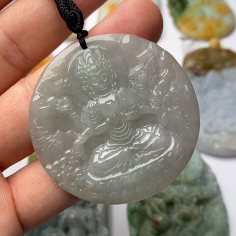 翡翠颈饰未镶嵌翡翠