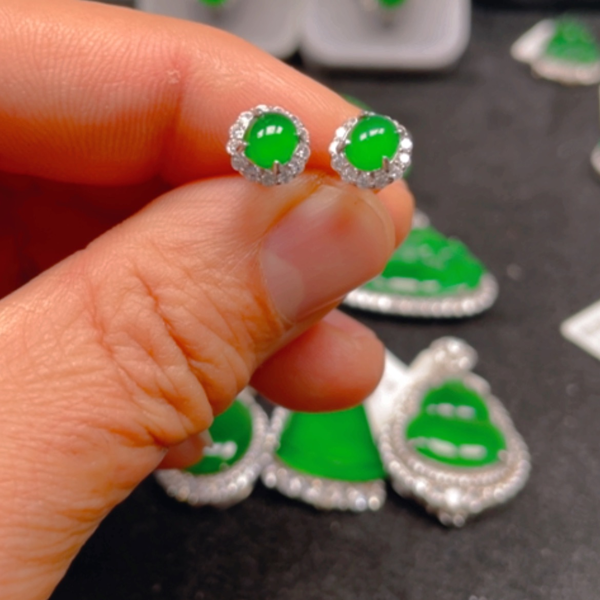 【闪购商品】翡翠颈饰银S925镶嵌耳钉