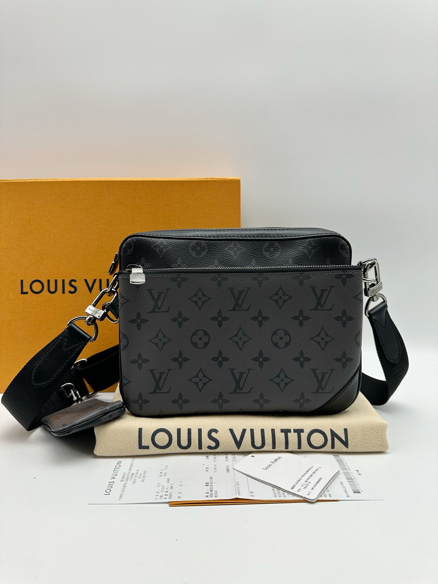 99新 LouisVuitton/路易威登 三合一邮差包 黑武士男款单肩斜挎包