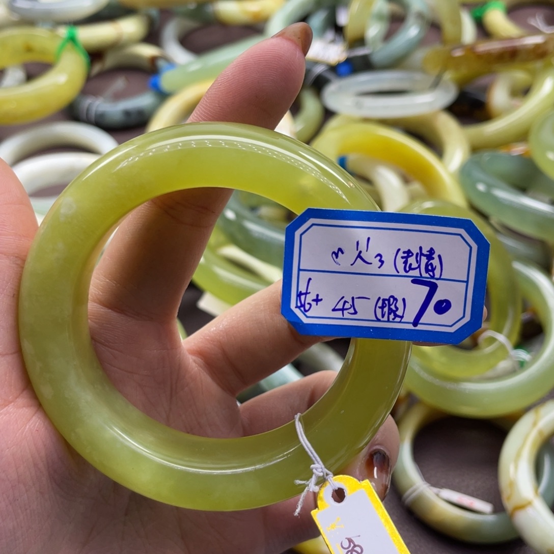 ฅ***ฅ蛇纹石玉未镶嵌手镯