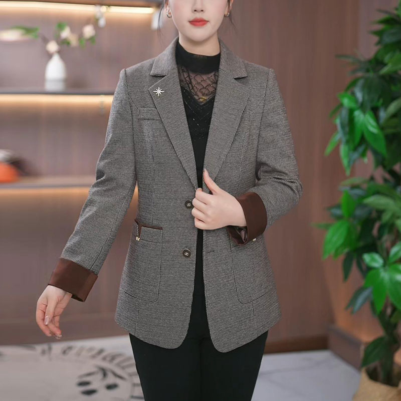 【欣雅琪定制】洋气格子外套女2025年春季新款百搭大码职业西服上衣