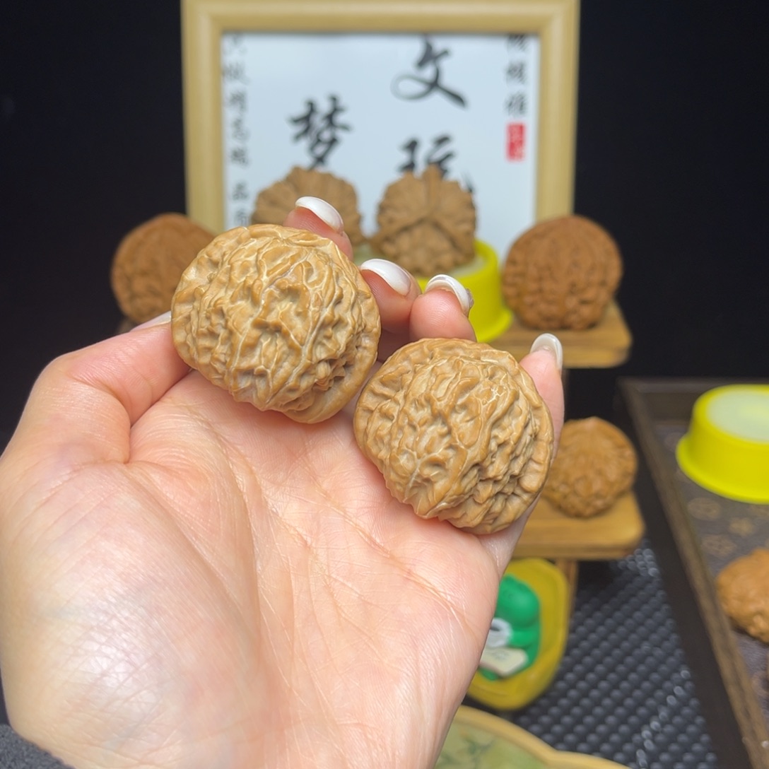 吊坠文玩核桃三角白39全白茶