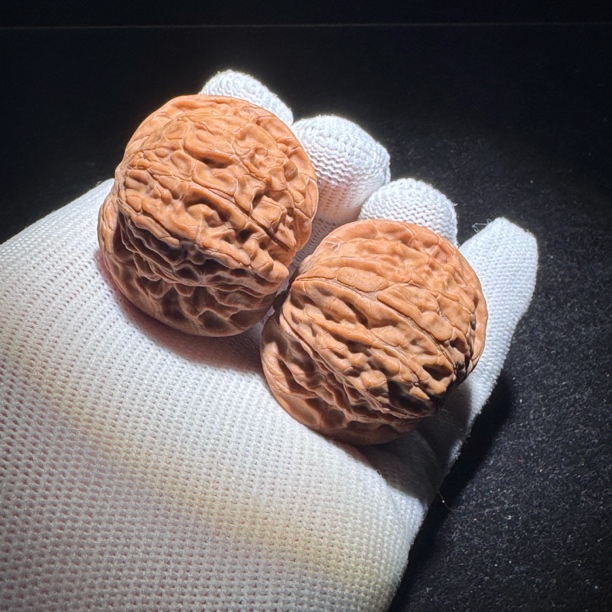 415全品无修磨盘狮子头文玩核桃精品对 尺寸:边39肚37高32