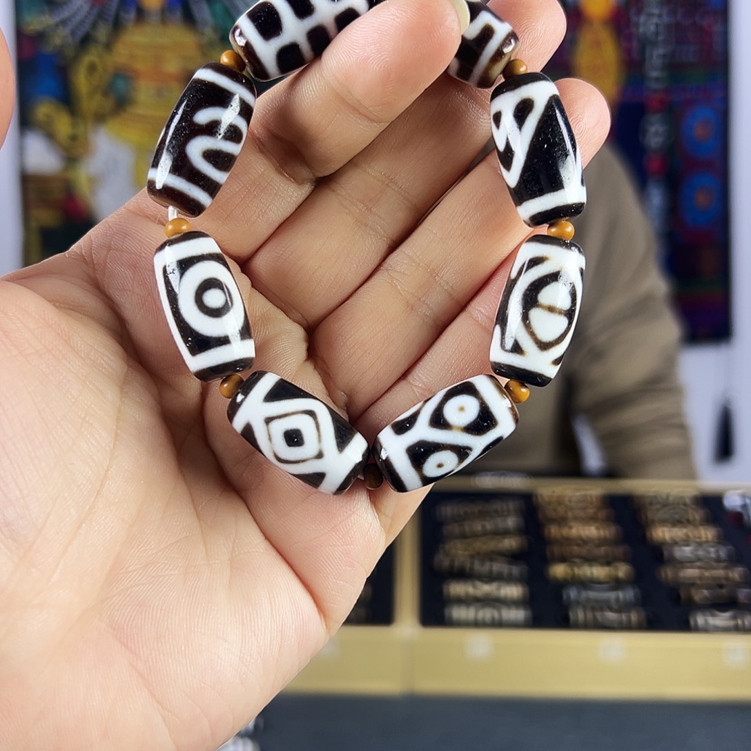 寶***爷玛瑙/玉髓合金颈饰～钟志明