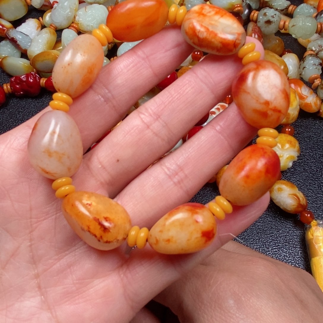 和田玉颈饰未镶嵌