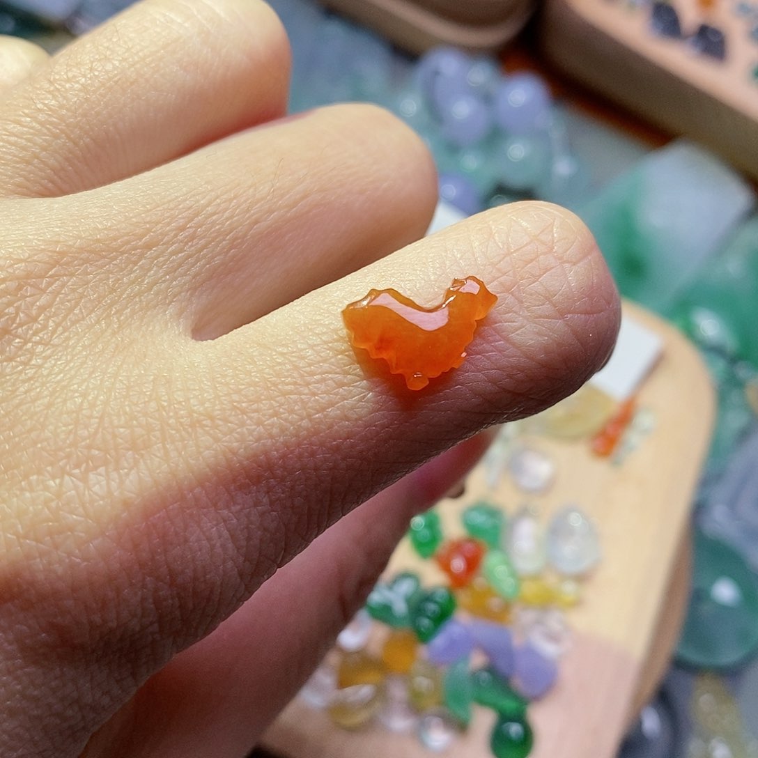 翡翠颈饰未镶嵌翡翠