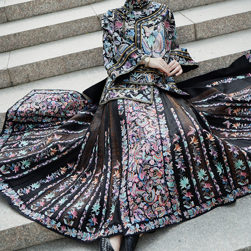 「穿蝶舞」乐锦坊复古中国风手工原创重工刺绣汉服26片日常马面裙