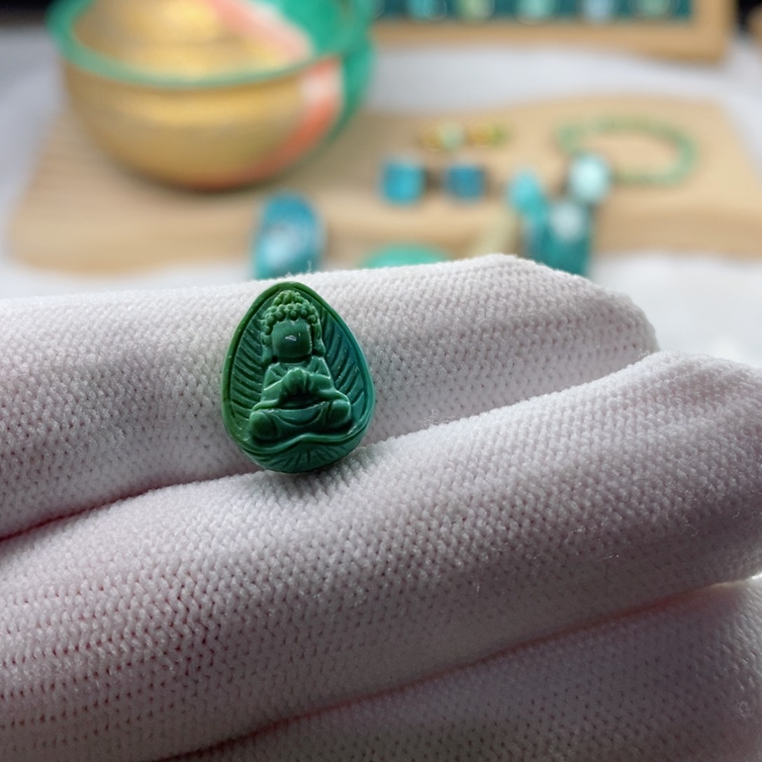 绿松石颈饰未镶嵌