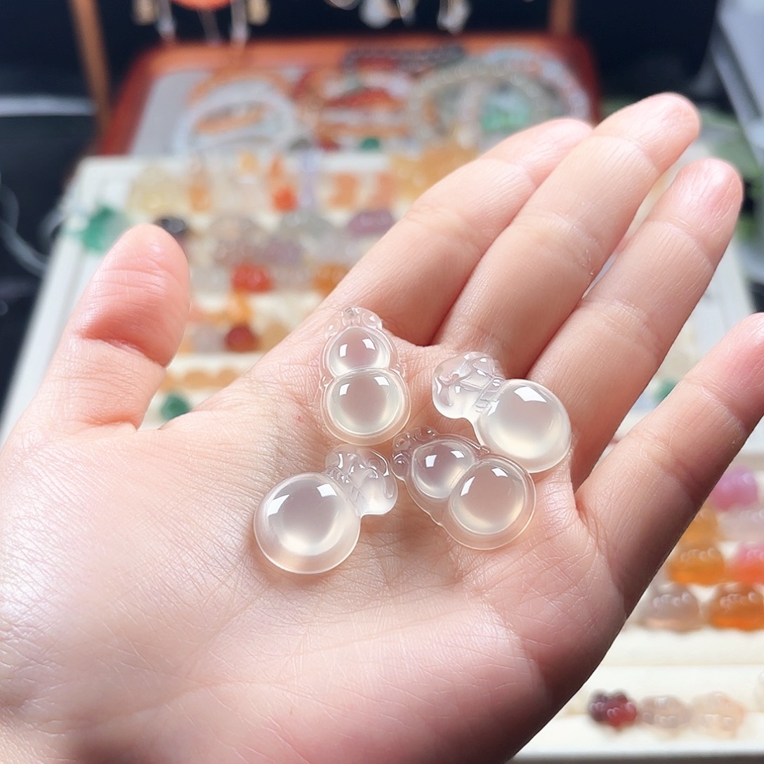 玛瑙/玉髓未镶嵌颈饰选其一