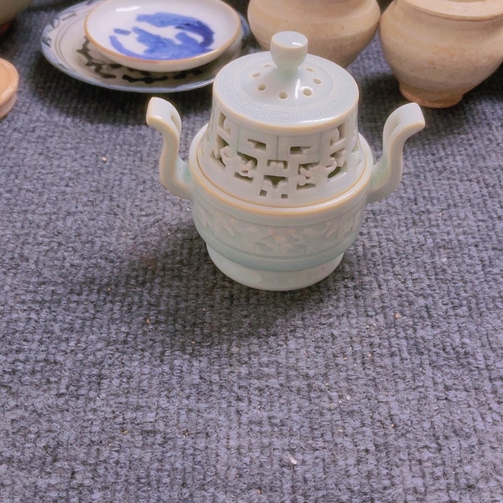 瓶涵*影青釉花卉纹饰小炉