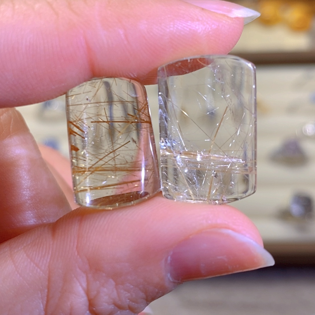 颈饰未镶嵌水晶，