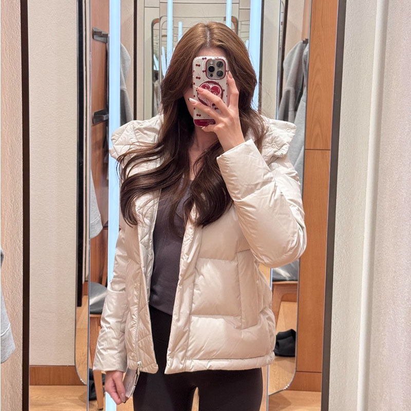  五格鹅绒泡芙羽绒服一模一样