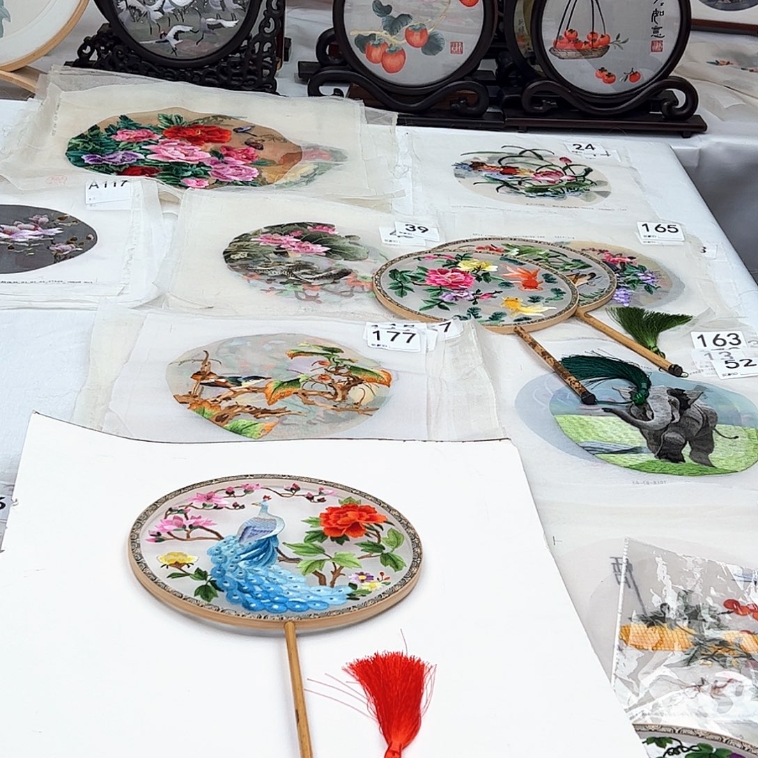 织绣双面绣团扇1个