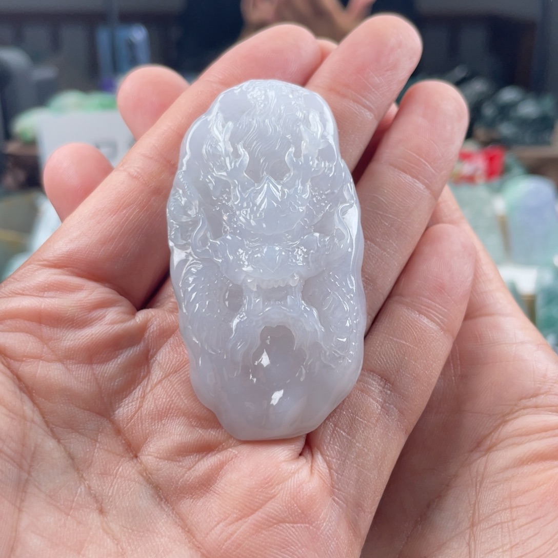 翡翠未镶嵌颈饰龙牌缅甸天然翡翠A货糯冰种胶块白月光