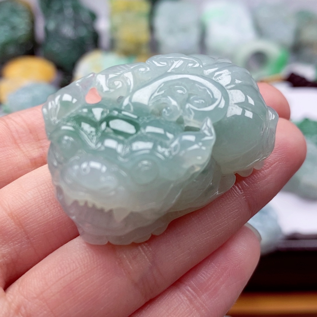 翡翠颈饰未镶嵌翡翠