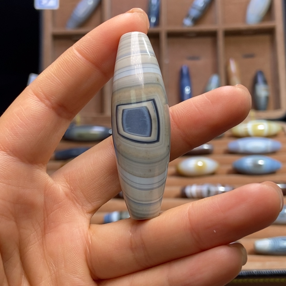 王***儿玛瑙/玉髓未镶嵌颈饰