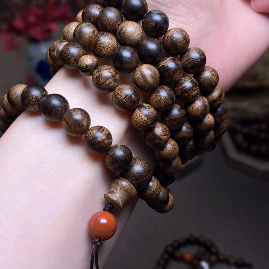 沉香手串越南芽庄白棋楠爆纹瘤疤金丝料典藏版0.8×108配饰