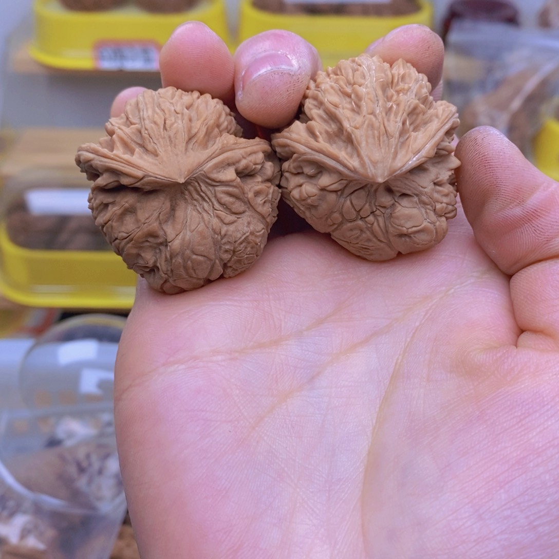 吊坠文玩核桃奔**?