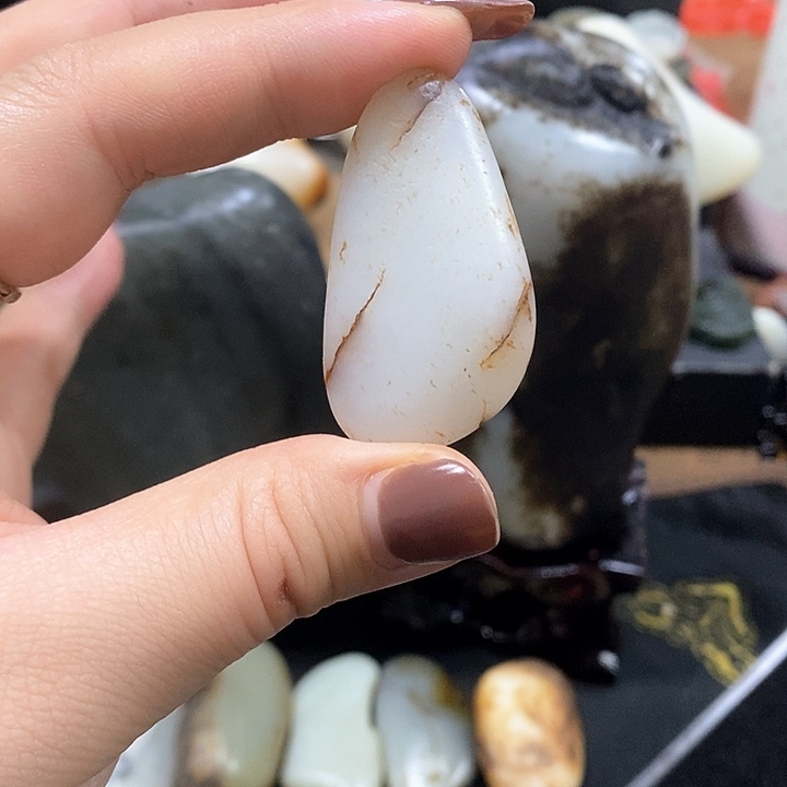 未镶嵌和田玉（糖玉）挂件大**?