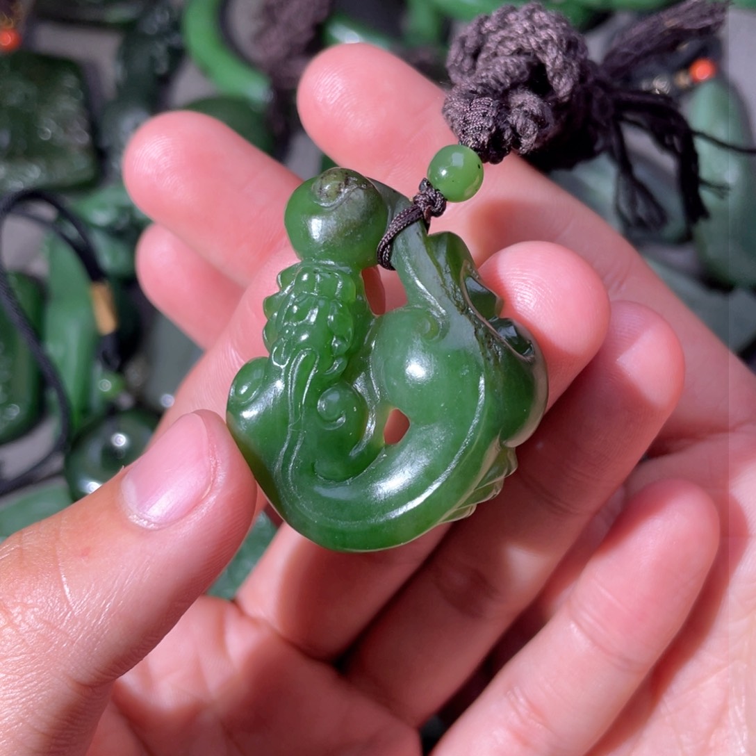 和田玉（碧玉）颈饰未镶嵌