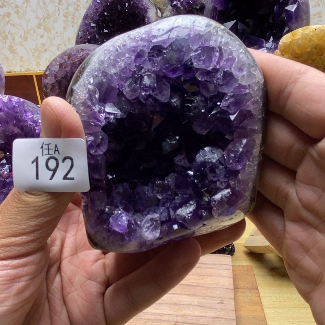 未镶嵌大型摆件（非配饰）水晶