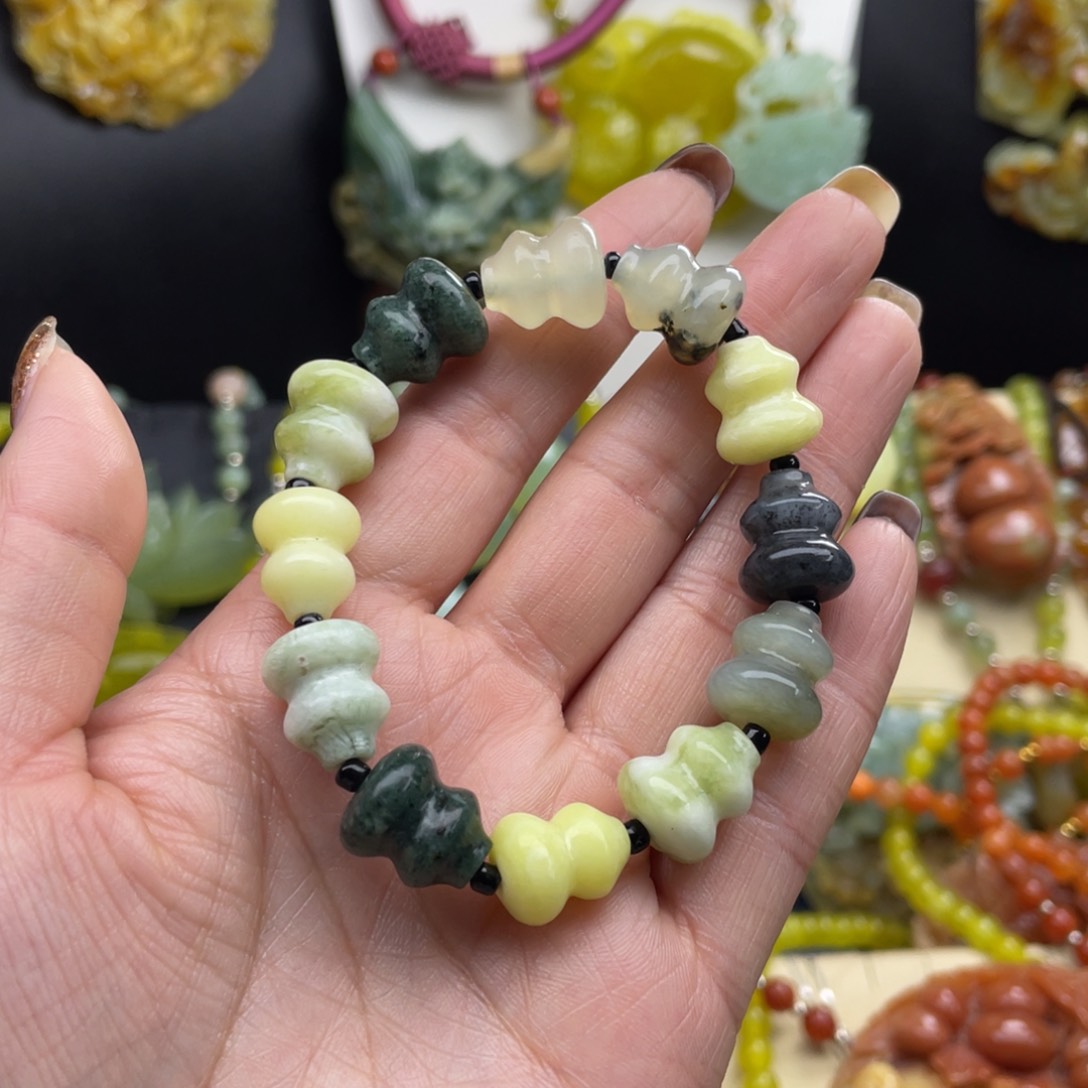 未镶嵌蛇纹石玉颈饰