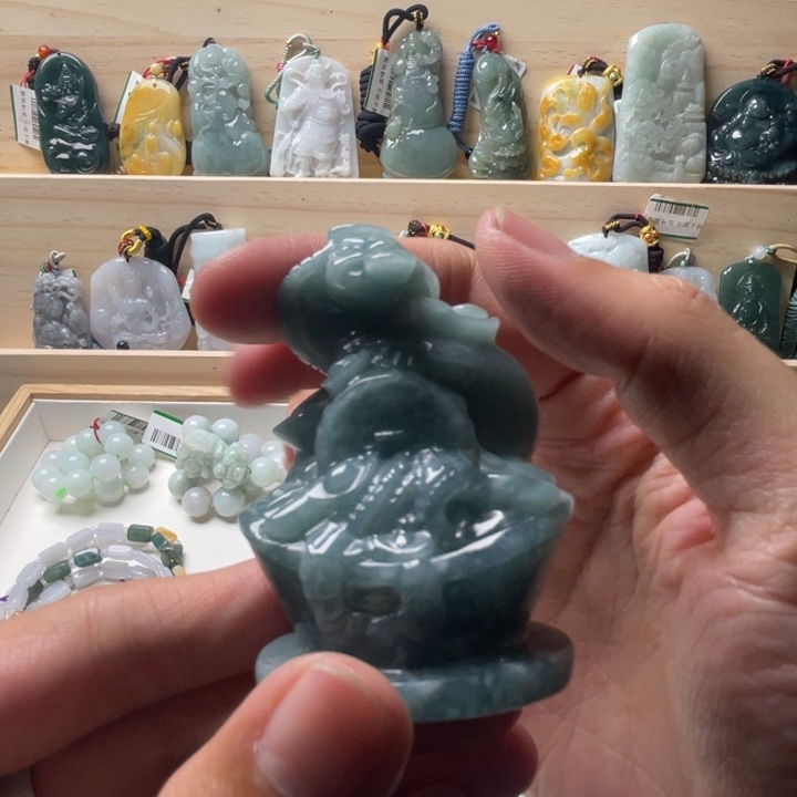 翡翠未镶嵌摆件元宝摆件