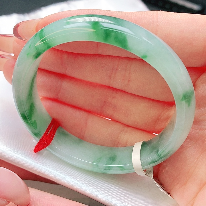 翡翠手镯未镶嵌52贵妃