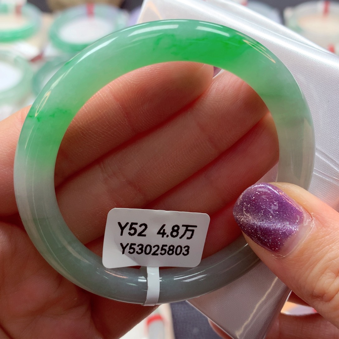 翡翠手镯（圆镯）未镶嵌52号85