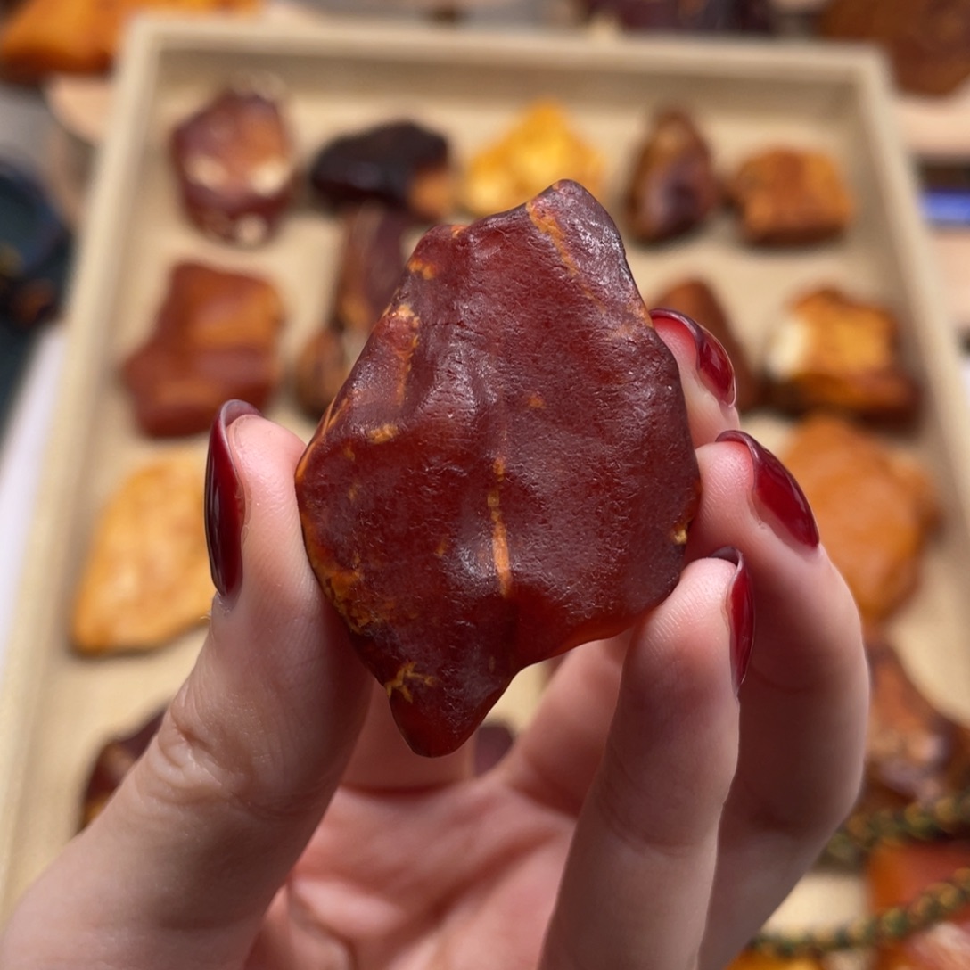 琥珀未镶嵌珠宝奇石