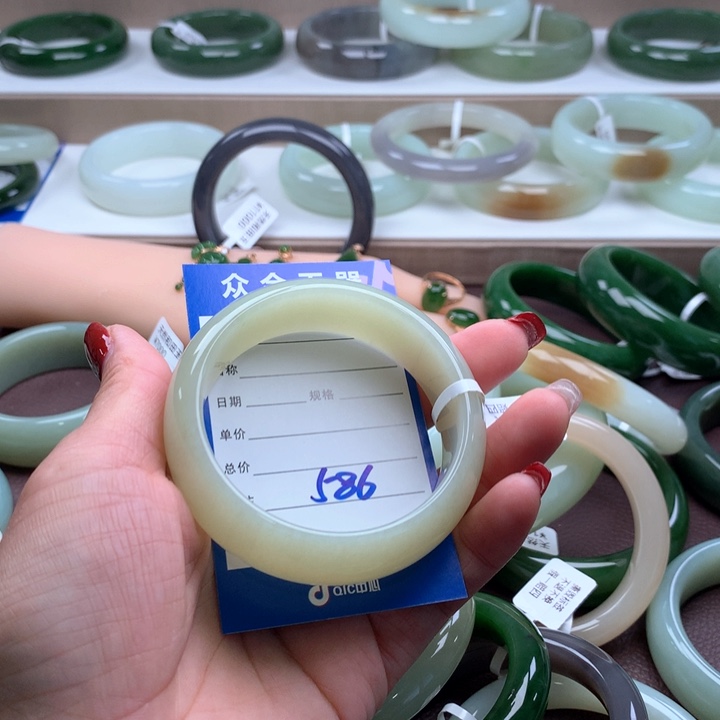 和田玉手镯56未镶嵌