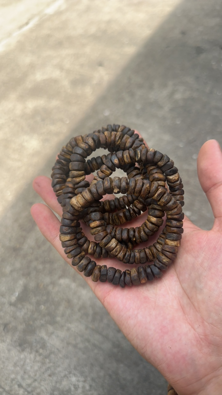 沉香【市寻琼香】海南沉香随形手串9克➕多样性发一@@6-15-12