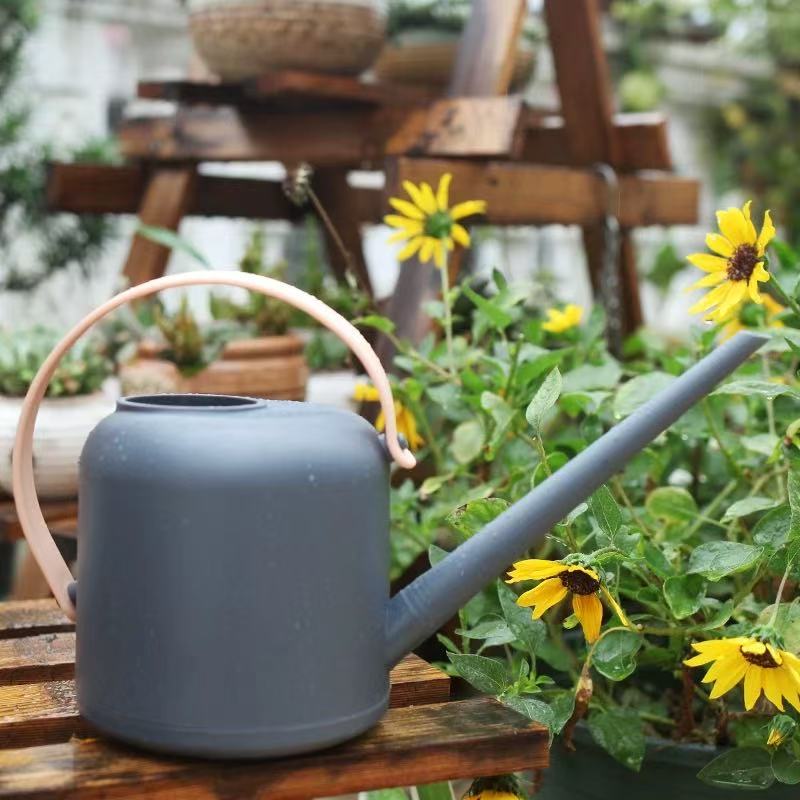 塑料轻便北欧双色长嘴水壶【花涧 植系初色】