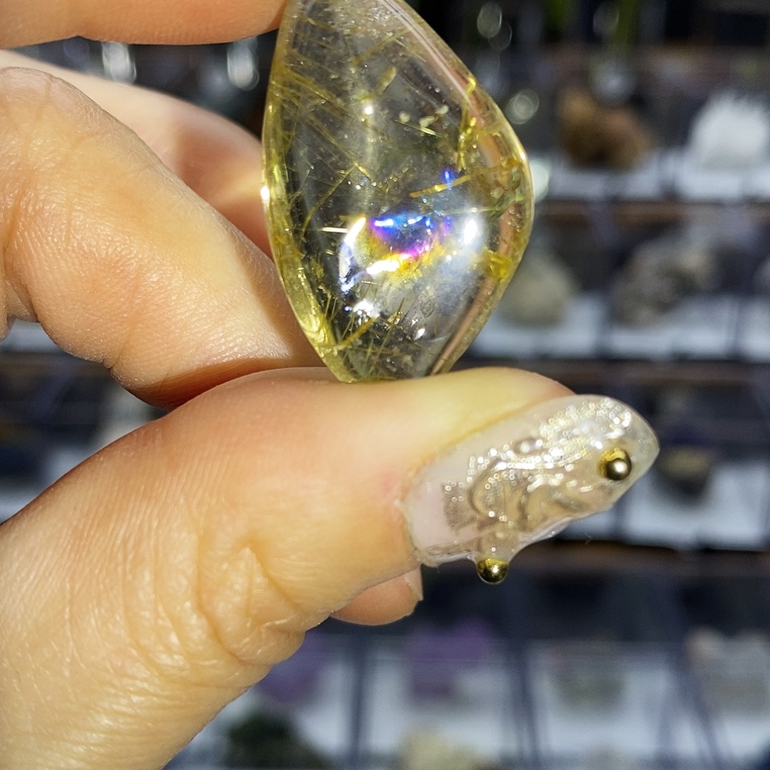 亚克力发晶随形吊坠