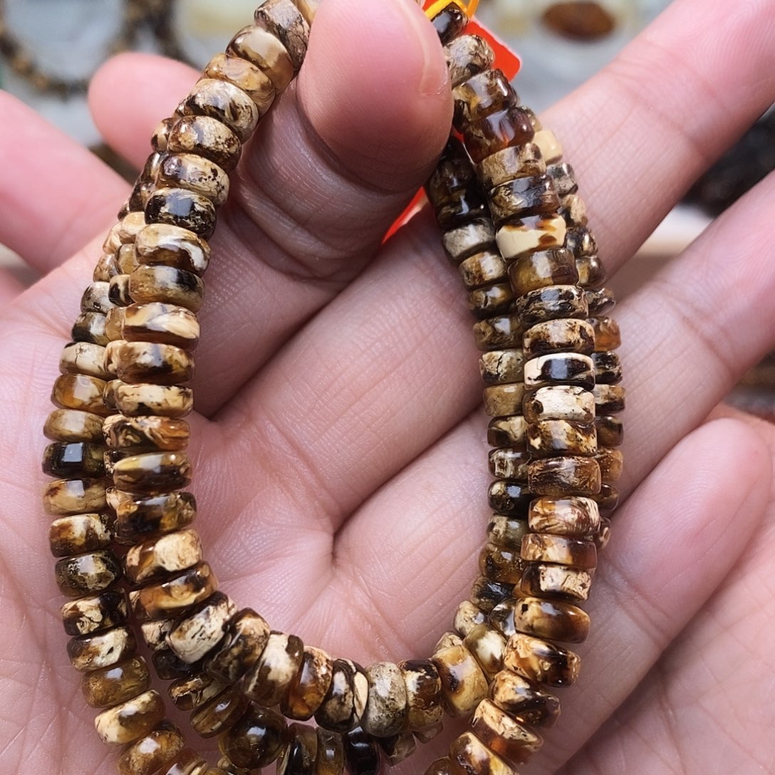 琥珀未镶嵌裸石6干白