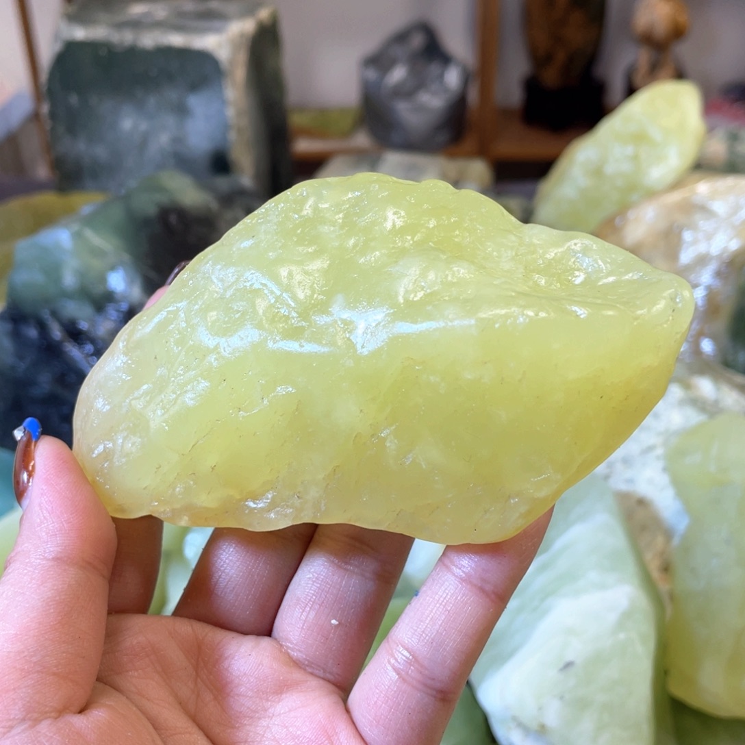 蛇纹石玉未镶嵌中国四大名玉简易